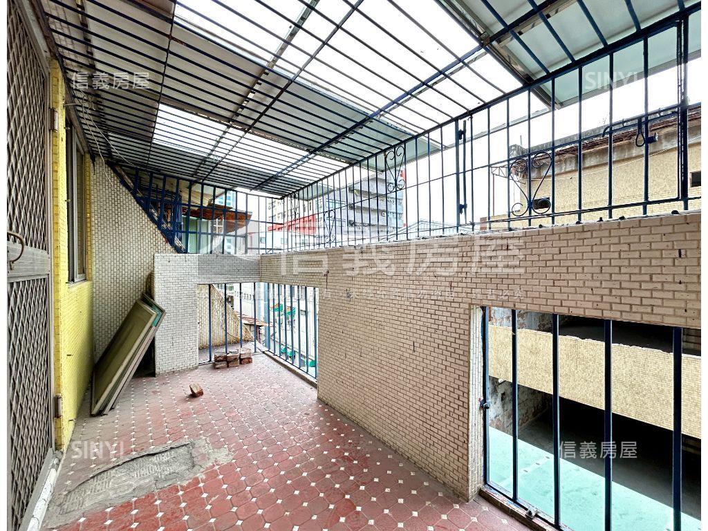 前金捷運站三面採光美寓房屋室內格局與周邊環境