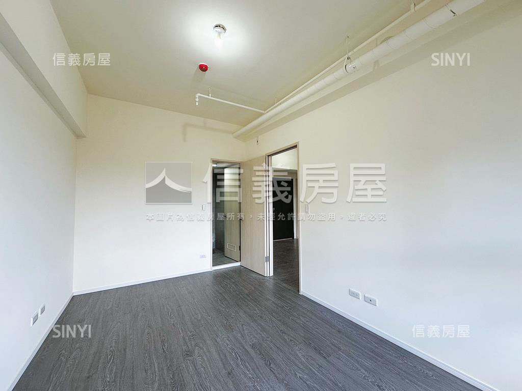 鉑克棶兩房兩衛１４樓房屋室內格局與周邊環境