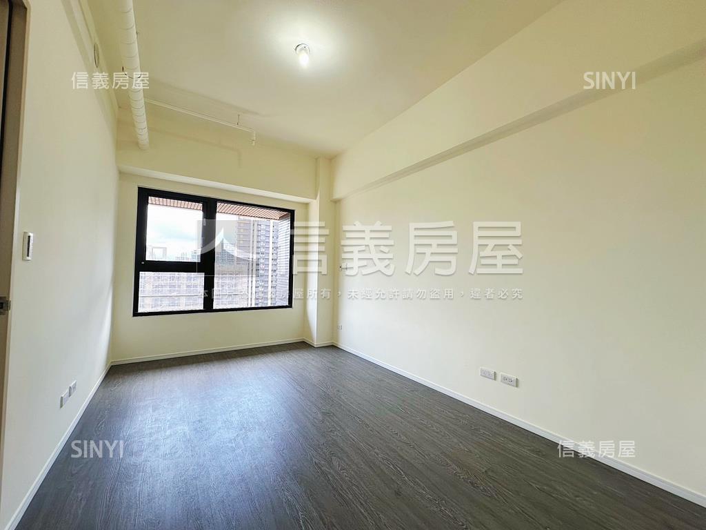 鉑克棶兩房兩衛１４樓房屋室內格局與周邊環境