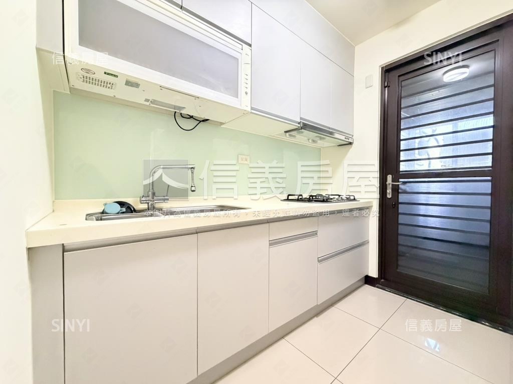 新市市區稀有釋出兩房平車房屋室內格局與周邊環境