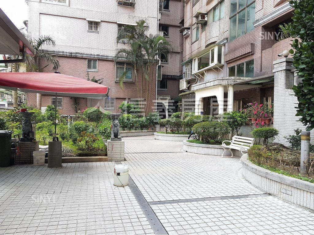 新台五商圈◆稀有電梯２房房屋室內格局與周邊環境