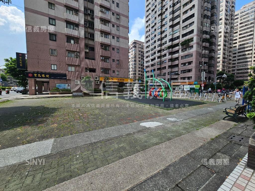 新台五商圈◆稀有電梯２房房屋室內格局與周邊環境