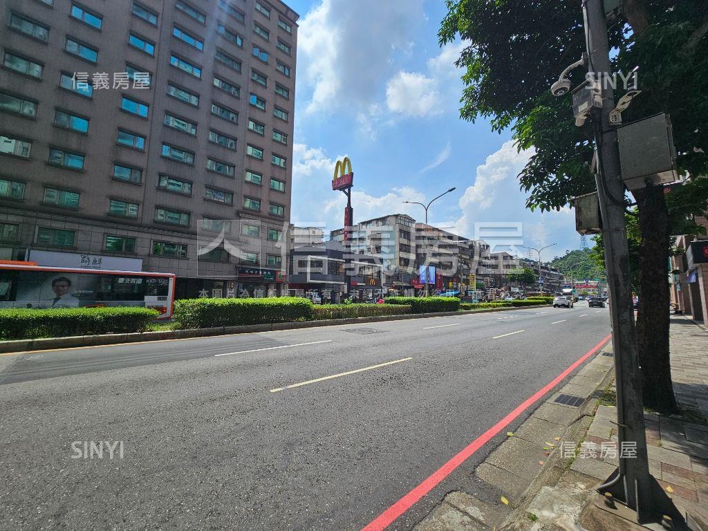 新台五商圈◆稀有電梯２房房屋室內格局與周邊環境