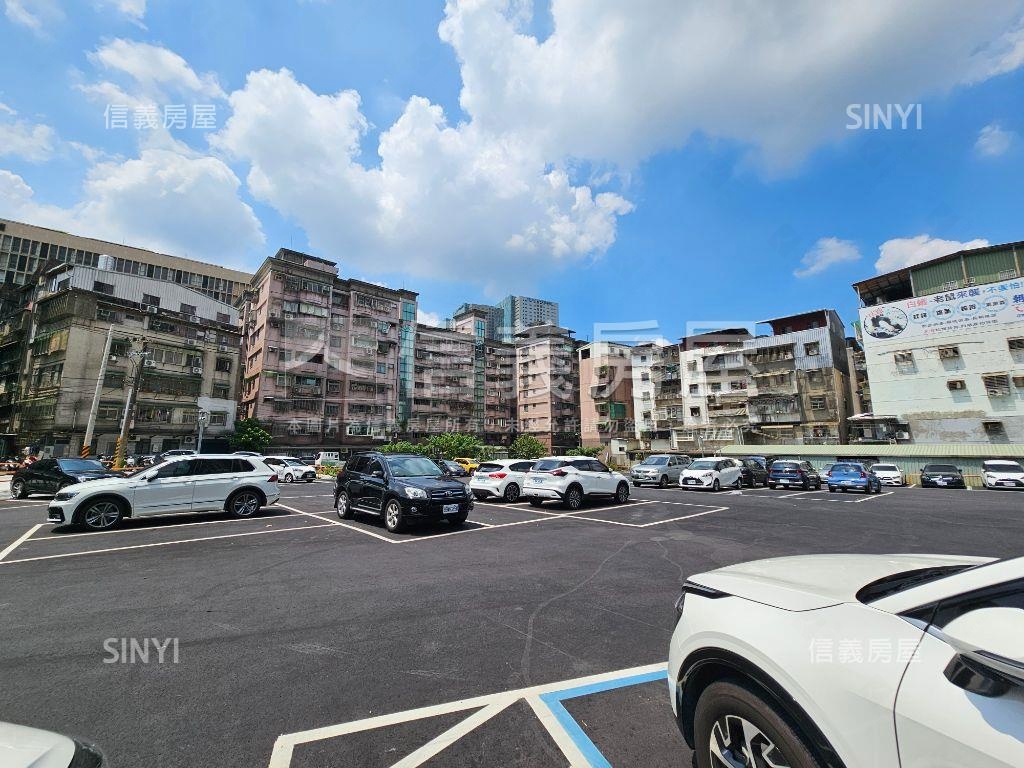 新台五商圈◆稀有電梯２房房屋室內格局與周邊環境