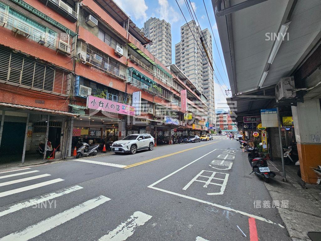 新台五商圈◆稀有電梯２房房屋室內格局與周邊環境