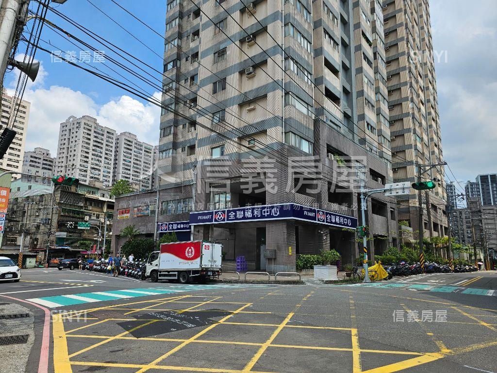 新台五商圈◆稀有電梯２房房屋室內格局與周邊環境