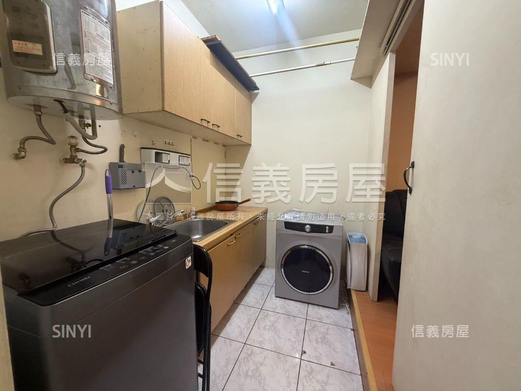低總價近巨城套房房屋室內格局與周邊環境