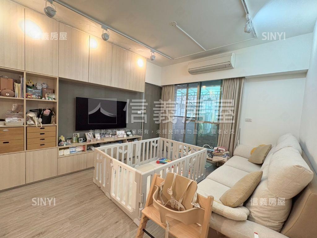 忠孝街三房加車位房屋室內格局與周邊環境