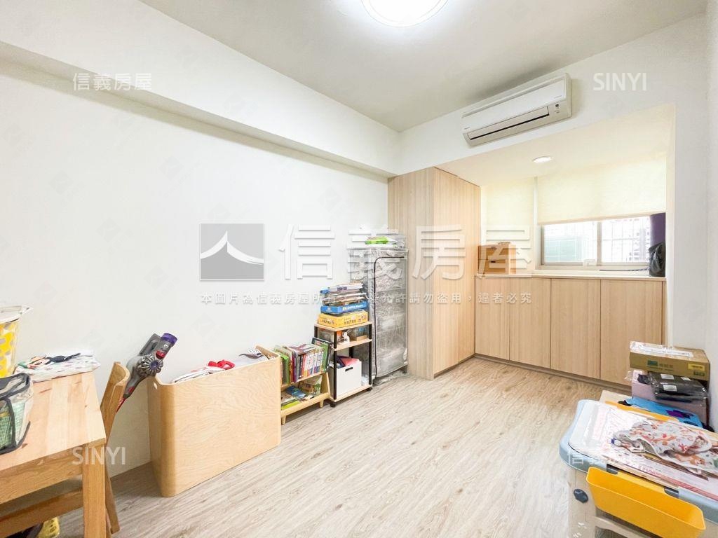 忠孝街三房加車位房屋室內格局與周邊環境