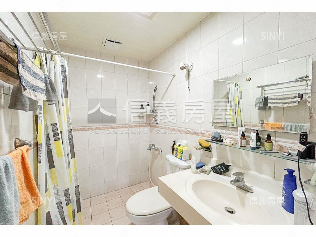 水湳稀有臨路別墅房屋室內格局與周邊環境