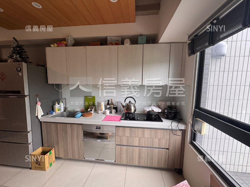 面公園朝南２房平車房屋室內格局與周邊環境