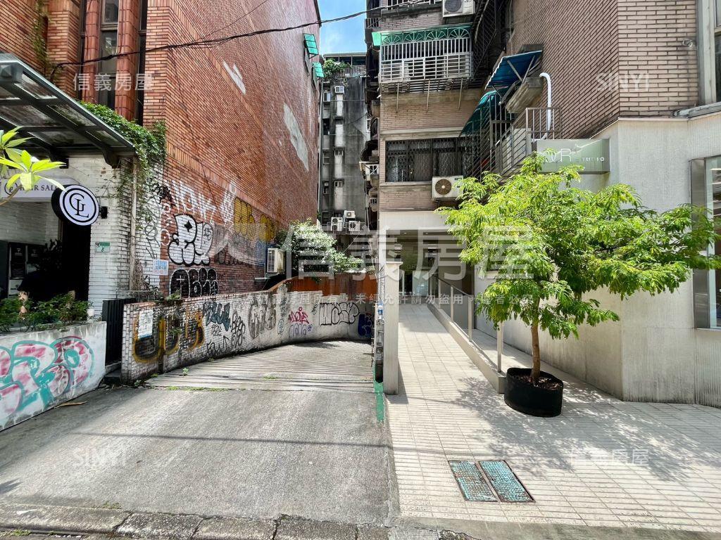 羅馬儷都坡平車位房屋室內格局與周邊環境