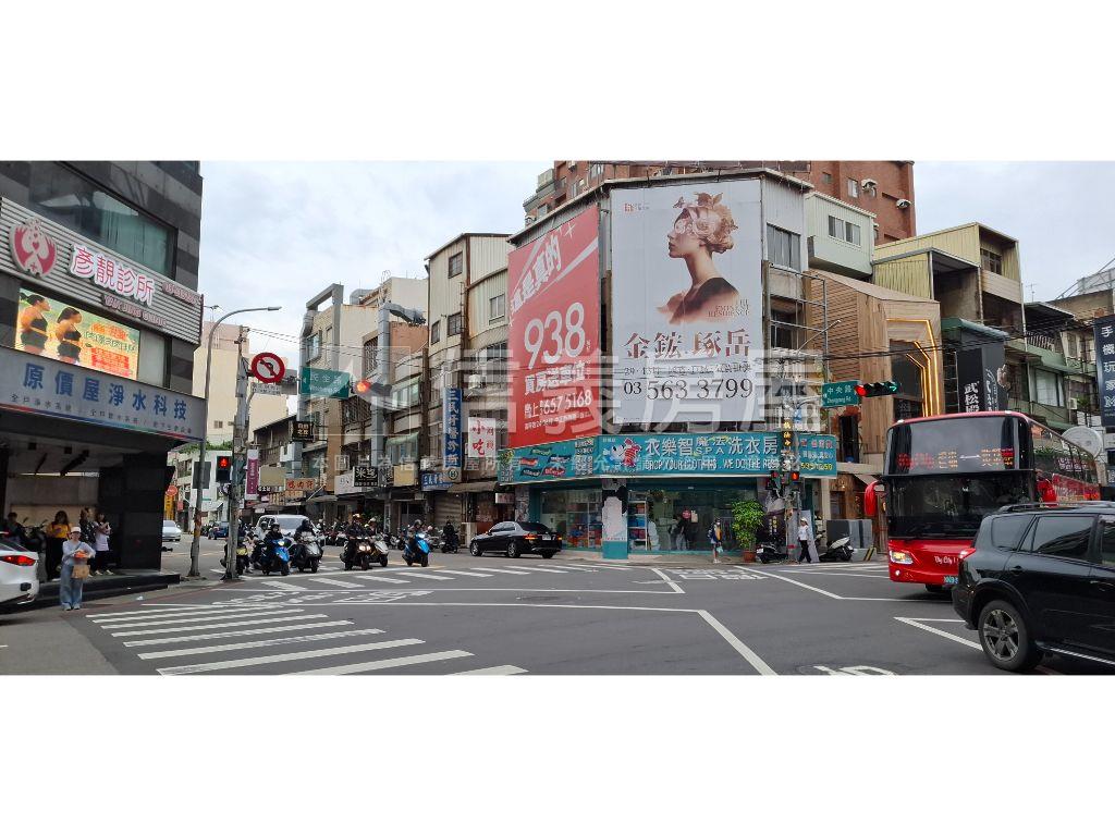 近巨城辦公室黃金三角房屋室內格局與周邊環境