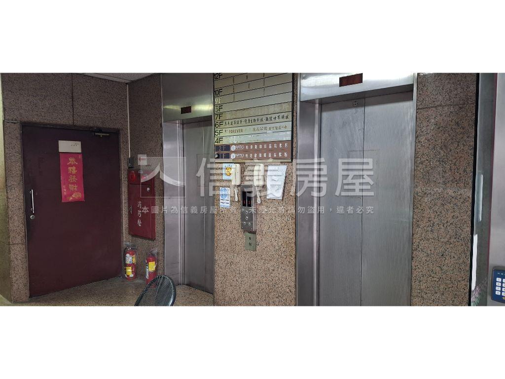 近巨城辦公室黃金三角房屋室內格局與周邊環境