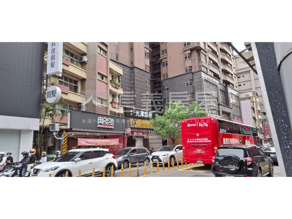 近巨城辦公室黃金三角房屋室內格局與周邊環境