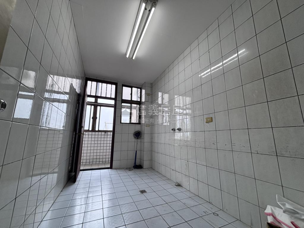 七堵．國際世貿廠辦房屋室內格局與周邊環境