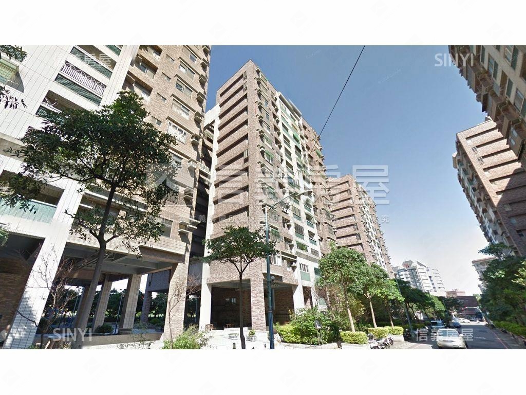 自立自強三房車位房屋室內格局與周邊環境