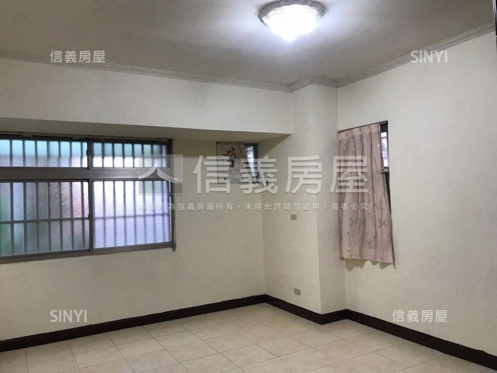 自立自強三房車位房屋室內格局與周邊環境
