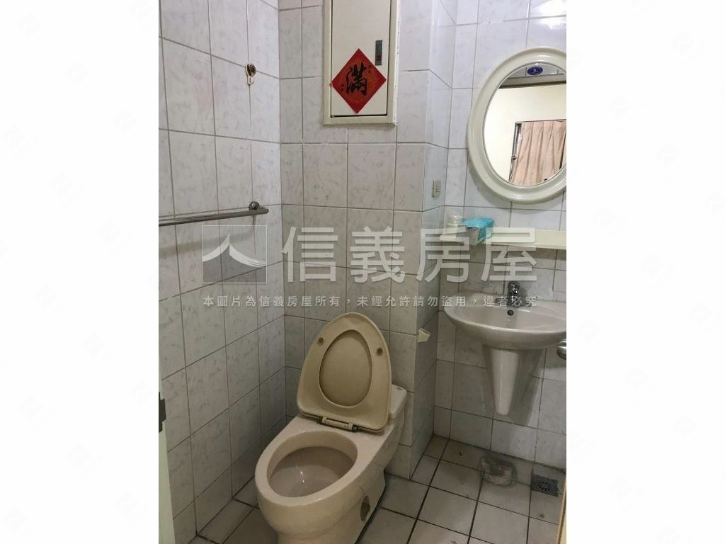 自立自強三房車位房屋室內格局與周邊環境