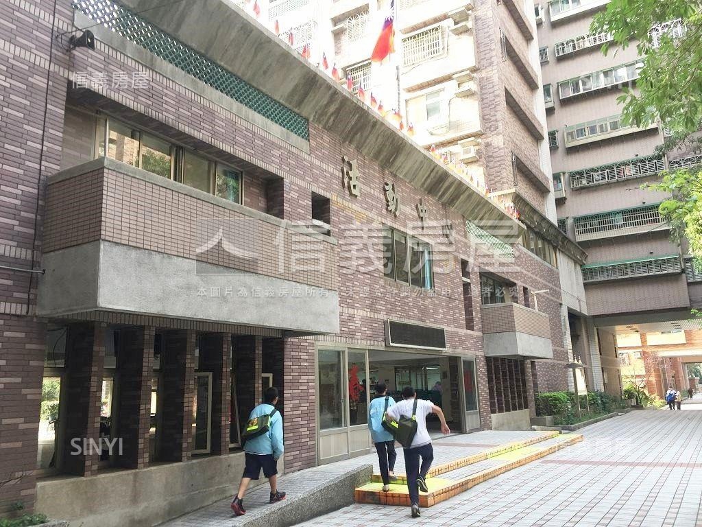 自立自強三房車位房屋室內格局與周邊環境