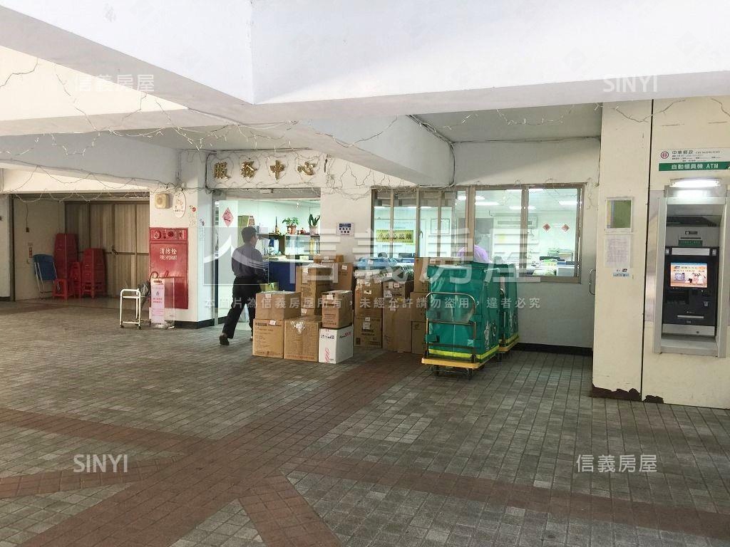自立自強三房車位房屋室內格局與周邊環境