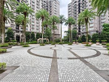 世界山莊Ａ棟景觀四房車位