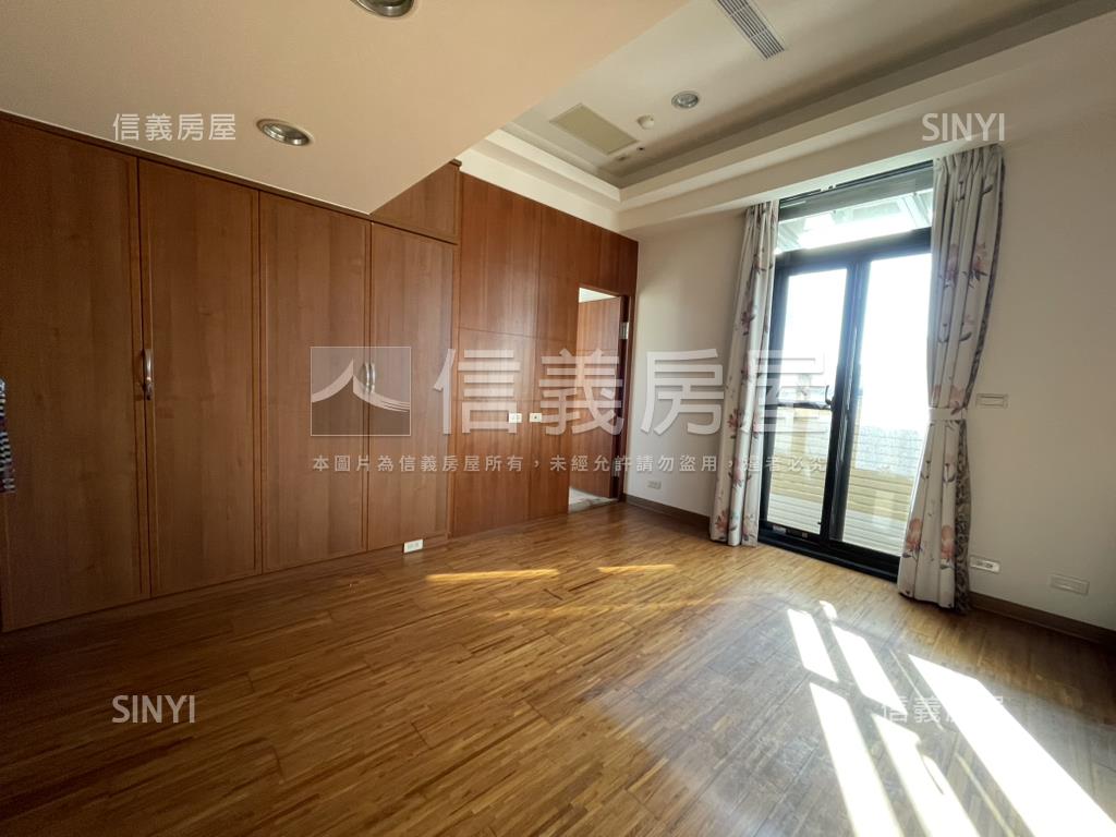 景觀電梯３房平面車位房屋室內格局與周邊環境