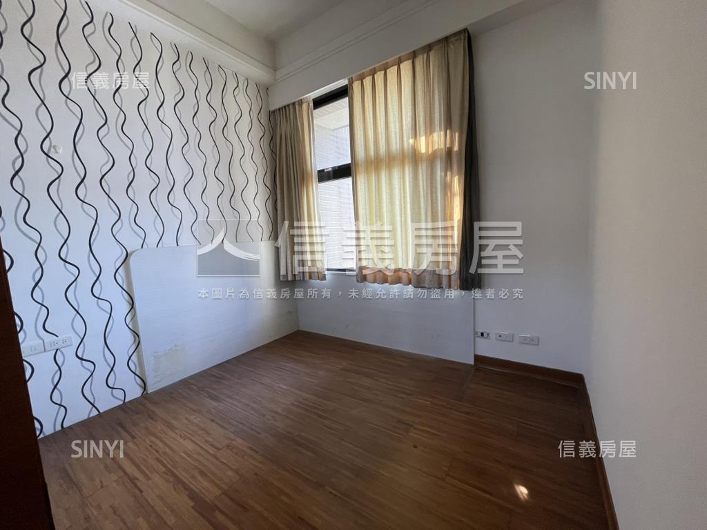 景觀電梯３房平面車位房屋室內格局與周邊環境