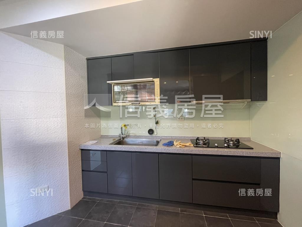 景觀電梯３房平面車位房屋室內格局與周邊環境