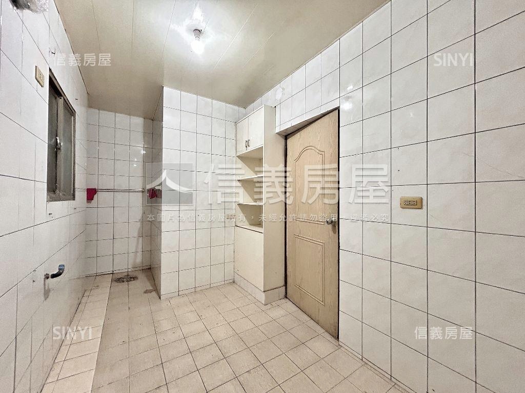 正中義街三角窗店辦房屋室內格局與周邊環境