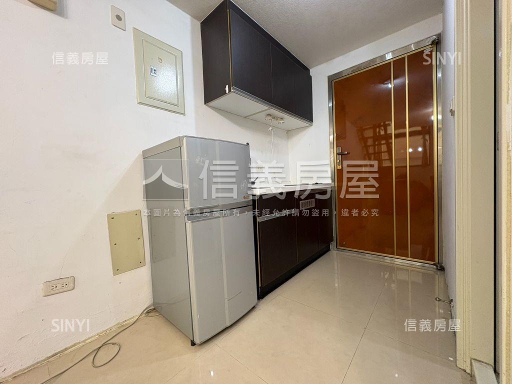 心鑽帝堡高樓採光戶房屋室內格局與周邊環境