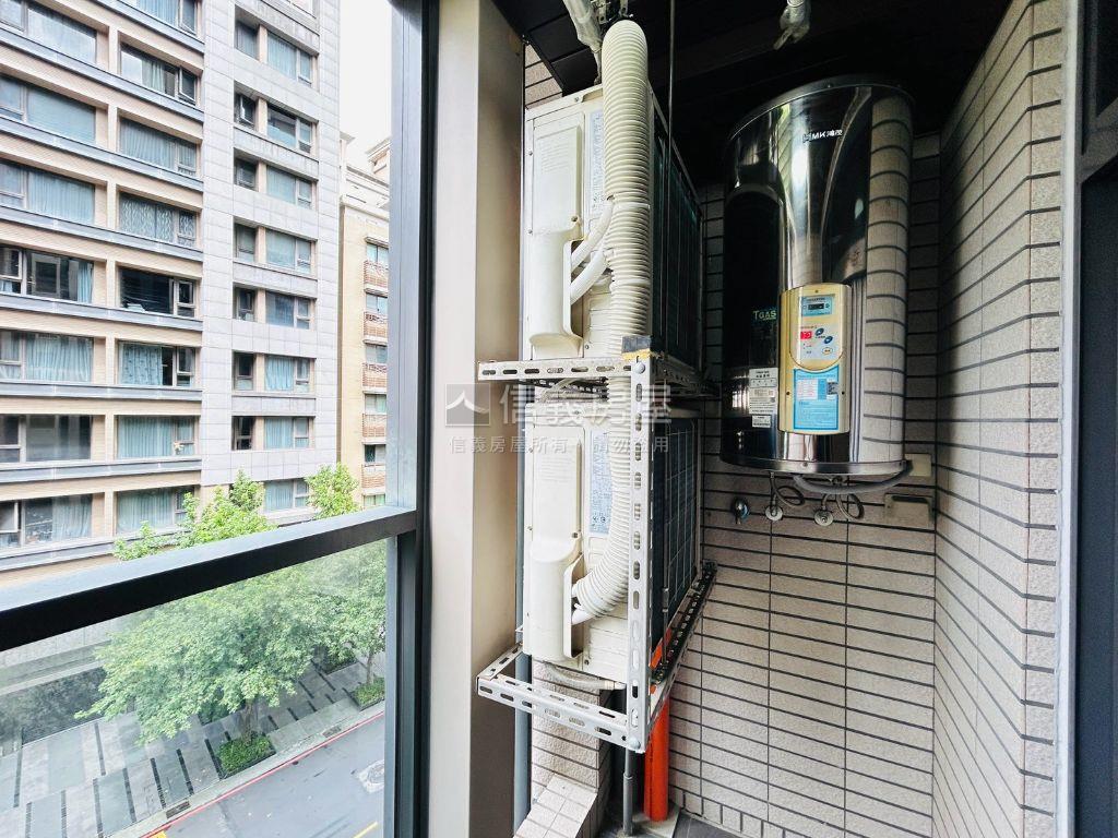 微笑寓所。時尚三房車位房屋室內格局與周邊環境