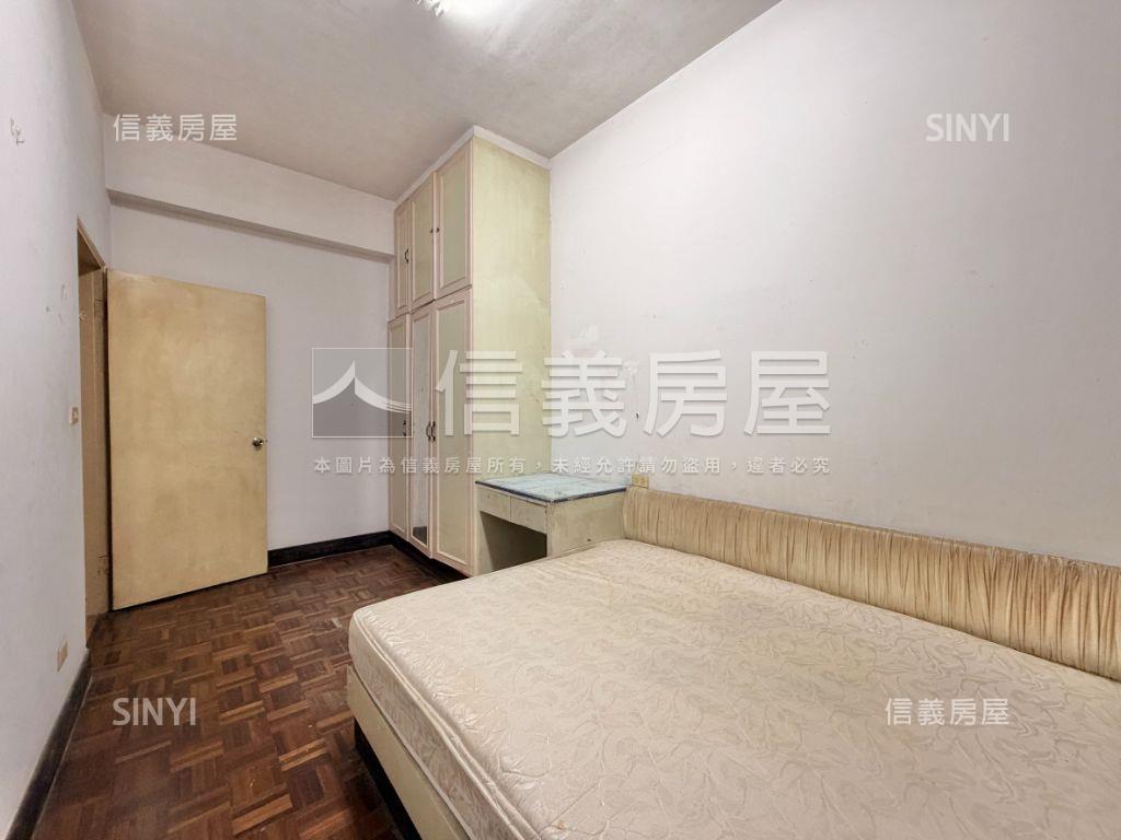近市政府捷運精美三房房屋室內格局與周邊環境