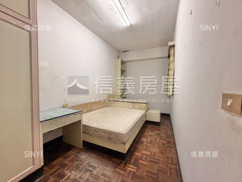近市政府捷運精美三房房屋室內格局與周邊環境