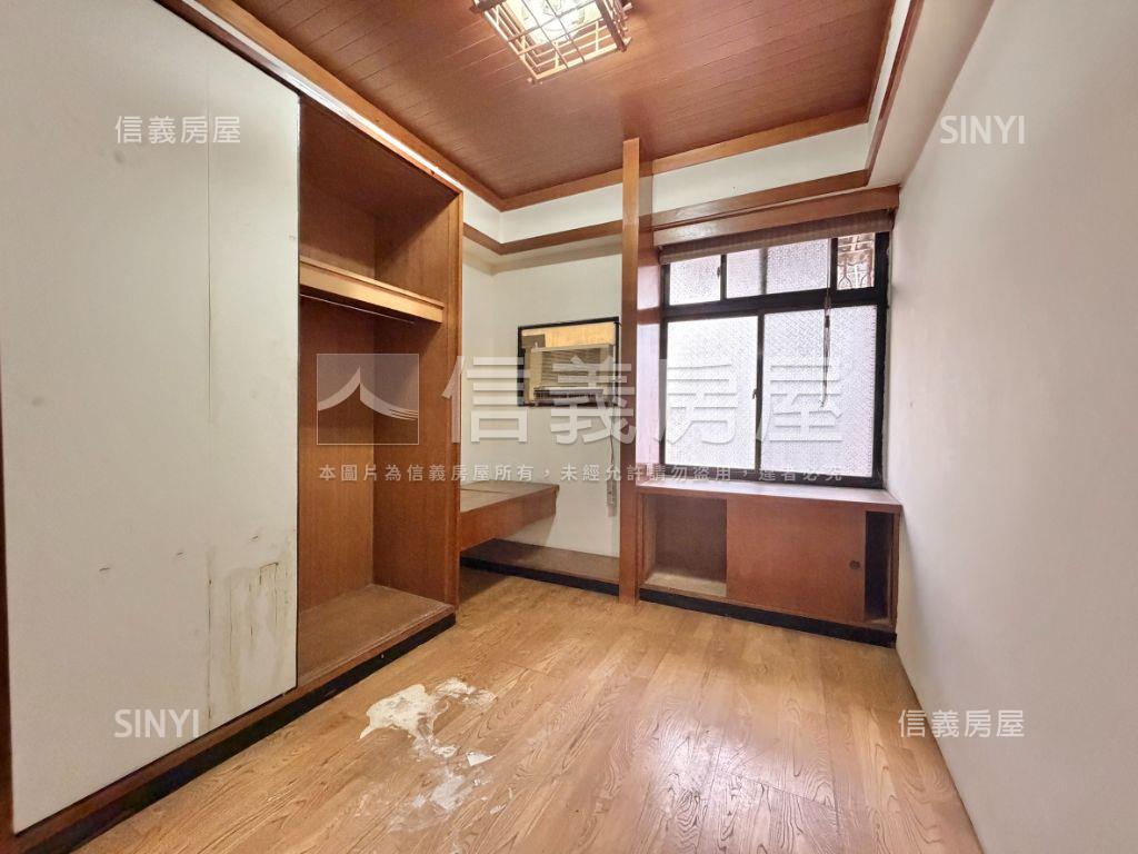 近市政府捷運精美三房房屋室內格局與周邊環境