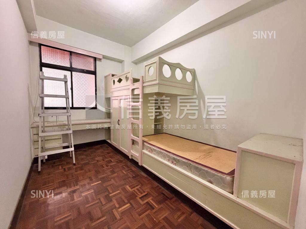 近市政府捷運精美三房房屋室內格局與周邊環境