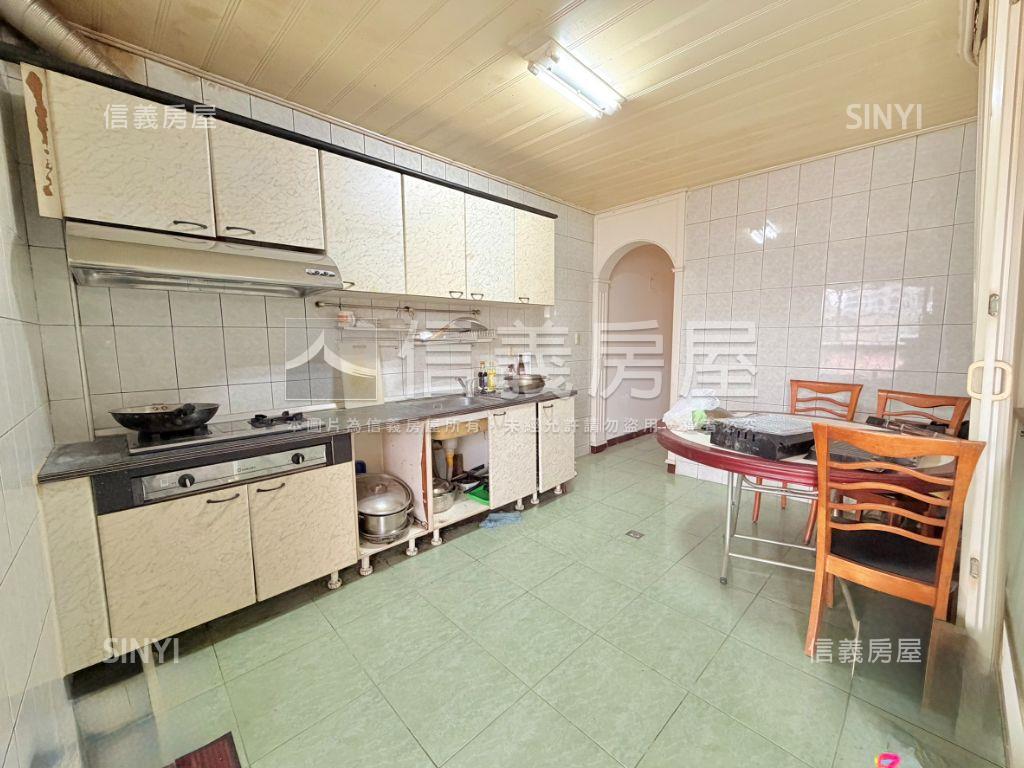 七張捷運機能首選大空間房屋室內格局與周邊環境