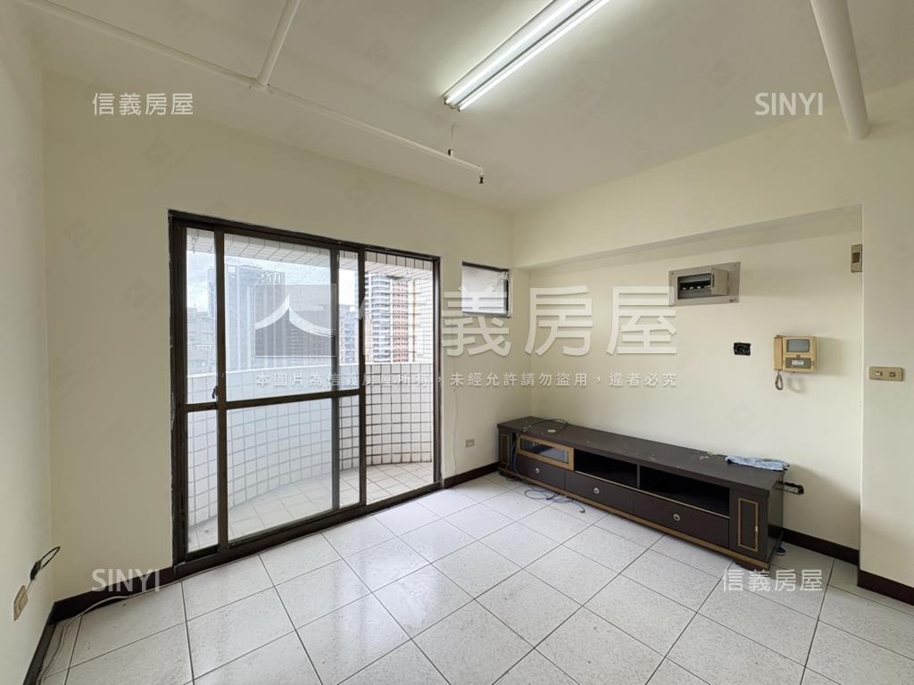 【遠眺】台北親家電梯四房房屋室內格局與周邊環境