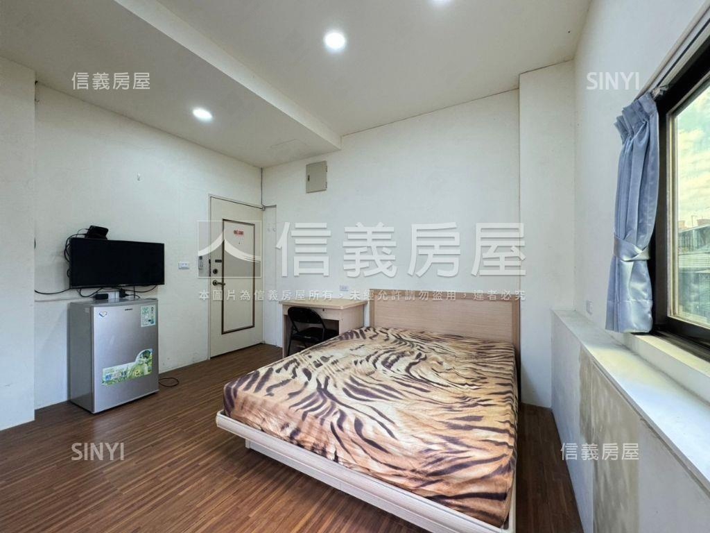 近火車站稀有前院透天別墅房屋室內格局與周邊環境