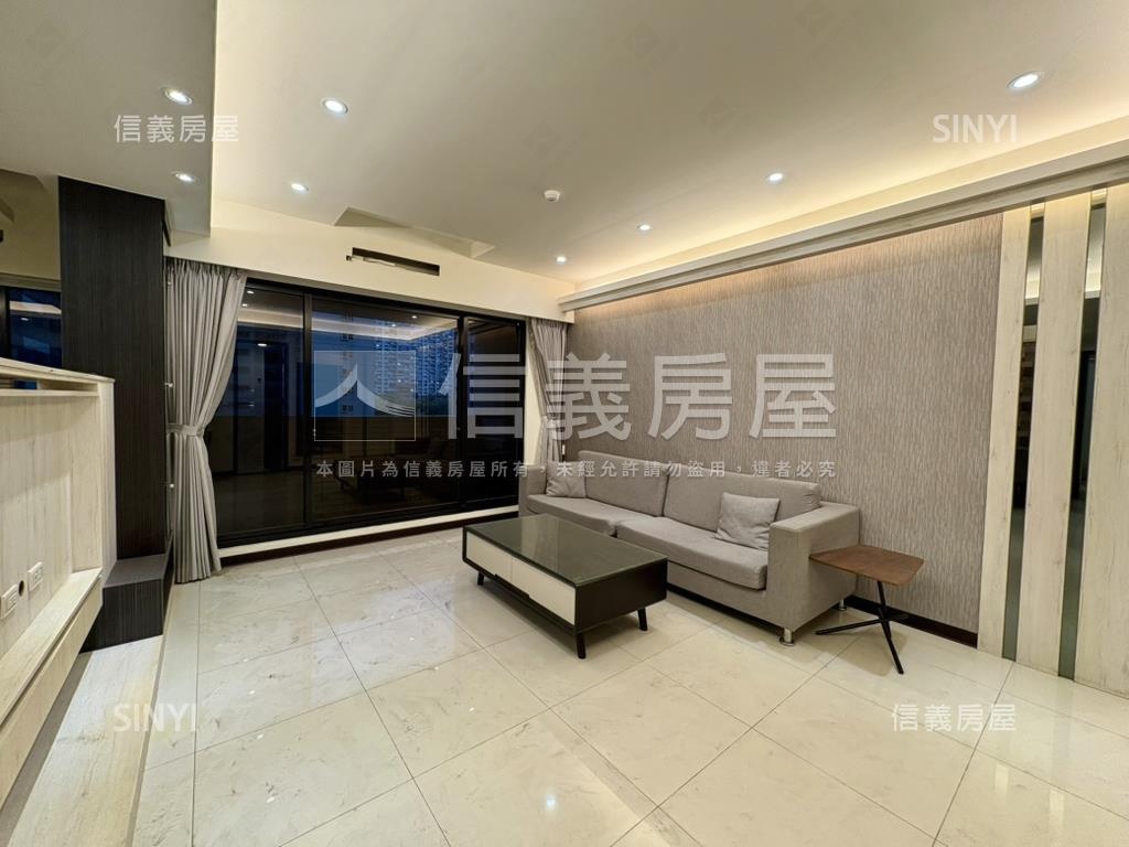 經國特區三房平面車位房屋室內格局與周邊環境