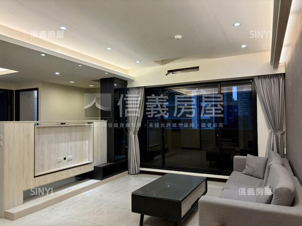 經國特區三房平面車位房屋室內格局與周邊環境