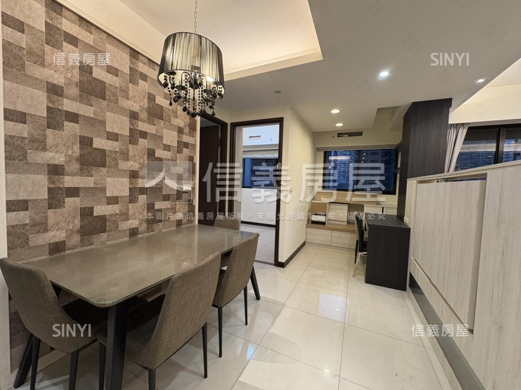 經國特區三房平面車位房屋室內格局與周邊環境