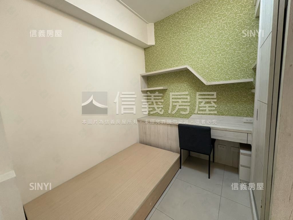 經國特區三房平面車位房屋室內格局與周邊環境