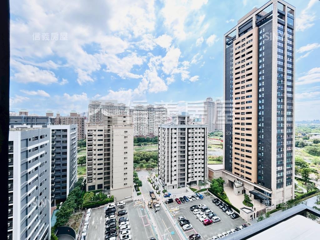 經國特區三房平面車位房屋室內格局與周邊環境