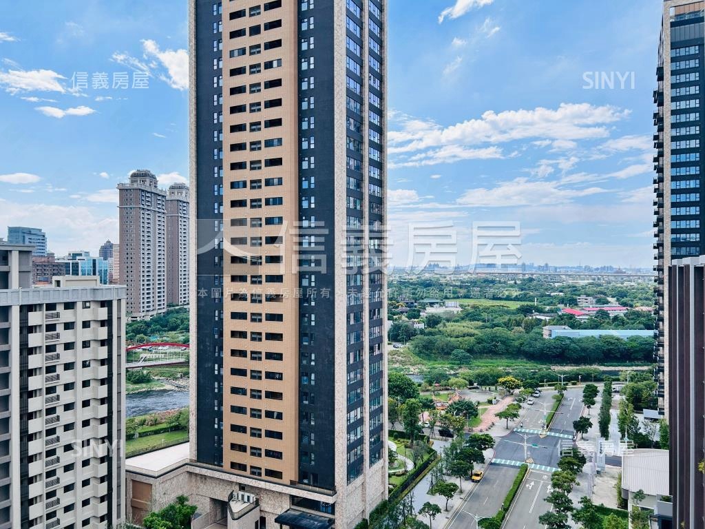 經國特區三房平面車位房屋室內格局與周邊環境