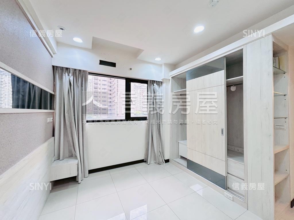 經國特區三房平面車位房屋室內格局與周邊環境