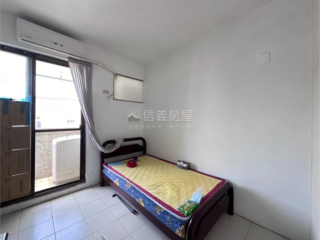 先看這間低總價近中科套房房屋室內格局與周邊環境