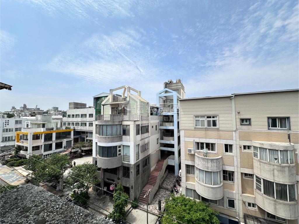 先看這間低總價近中科套房房屋室內格局與周邊環境