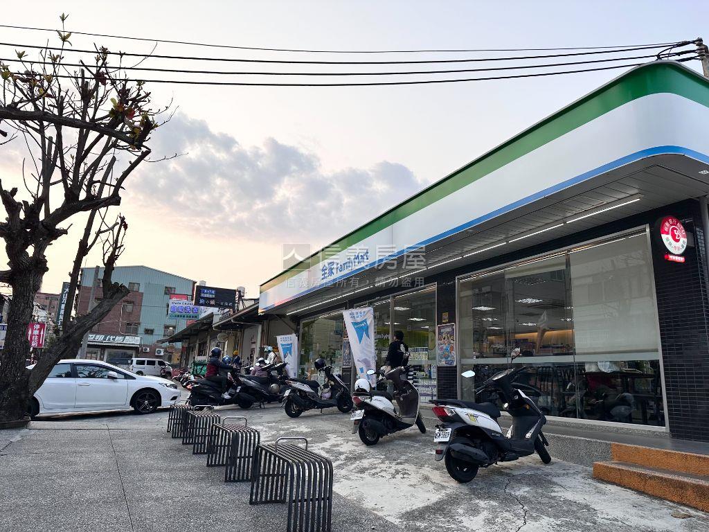 先看這間低總價近中科套房房屋室內格局與周邊環境
