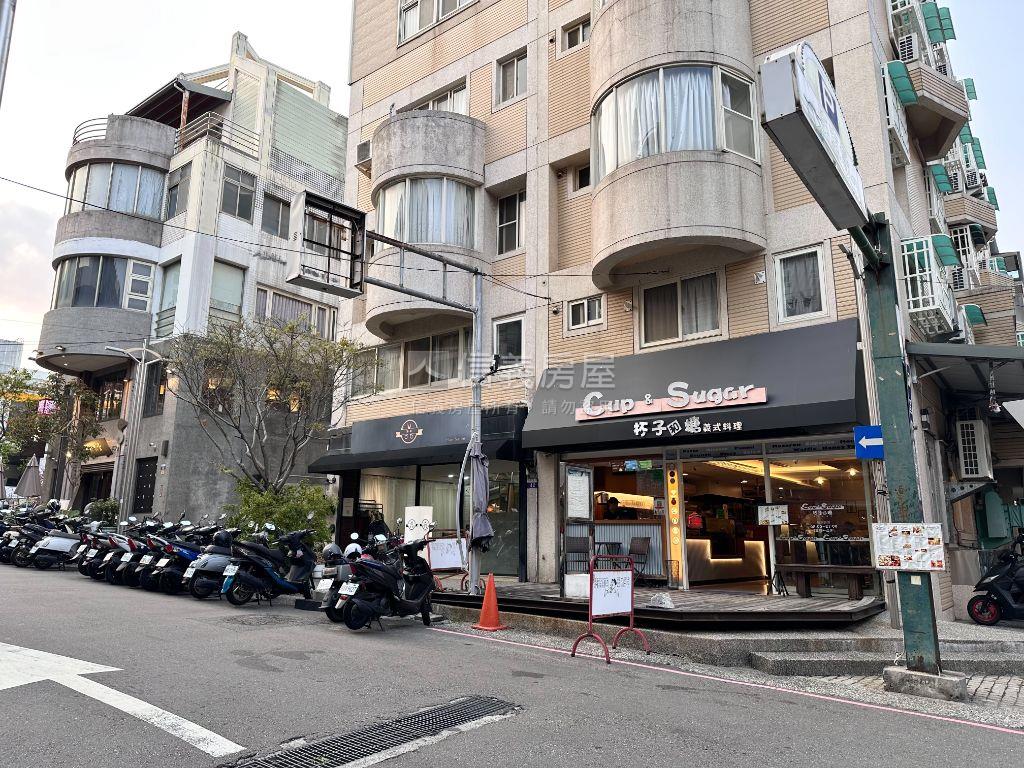先看這間低總價近中科套房房屋室內格局與周邊環境